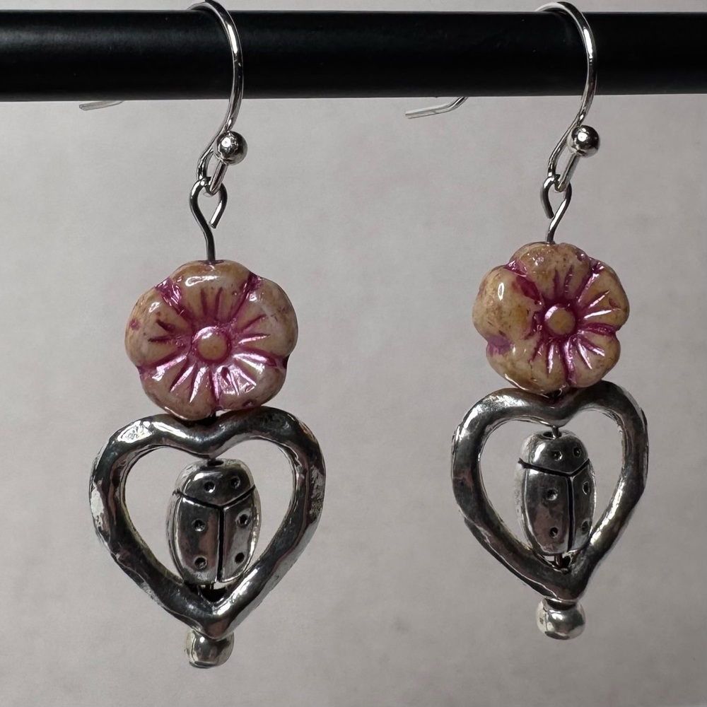 Hand Crafted Ladybug in Heart & Czech Glass Flower Dangle Earrings 1 1/2” NWT - Picture 6 of 12